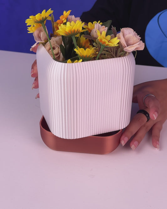 3D Pet -G Self watering Planter